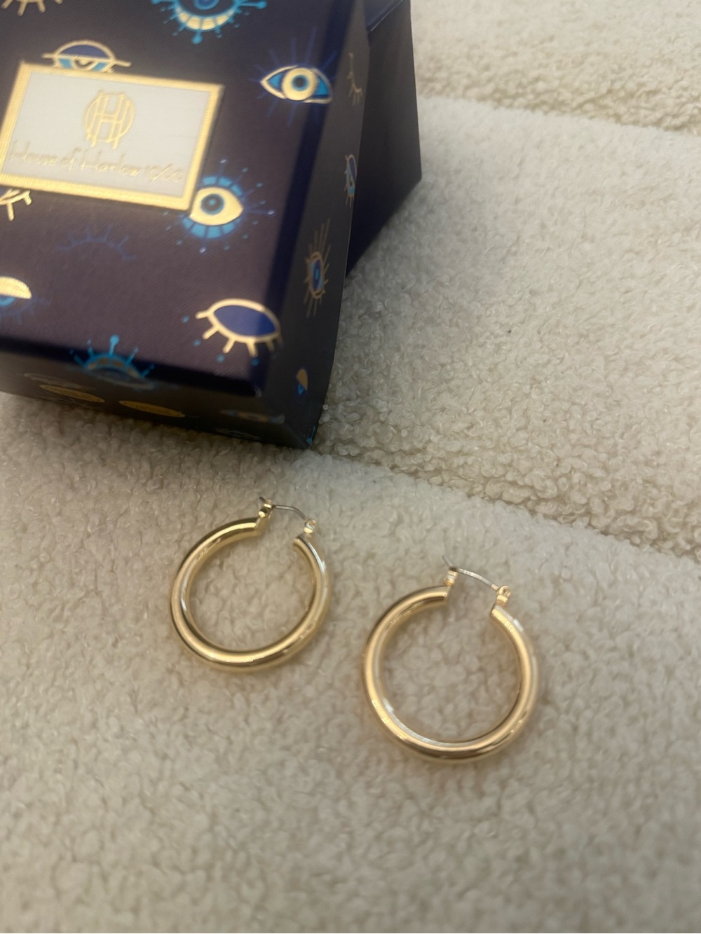 House of Harlow 1960 Hoop Earrings - Classic Everyday Hoops